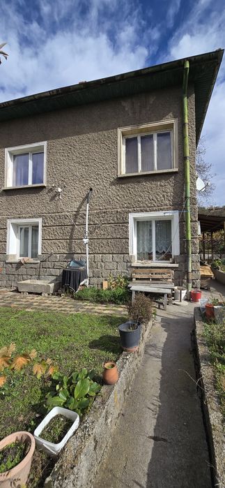Продава фамилна къща, гр. Перник кв. Мошино