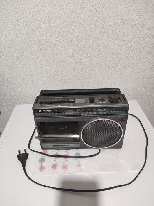 Радиокасетофон Hitachi