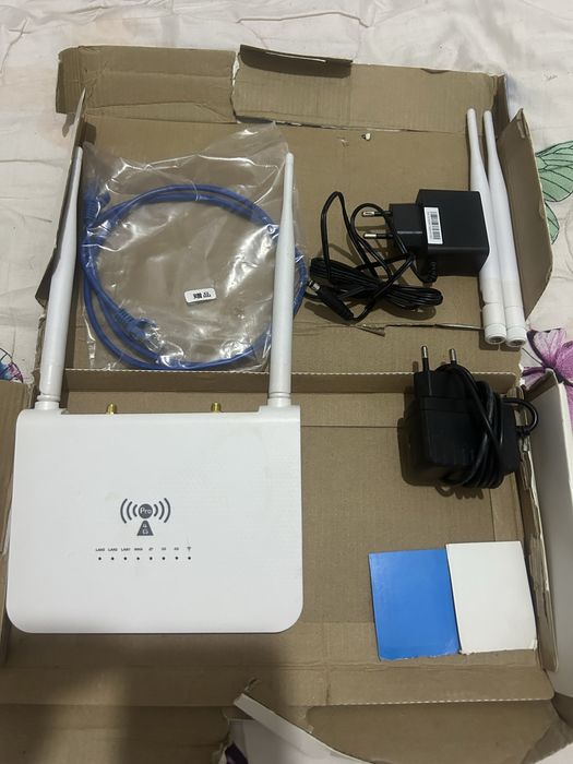 WI-FI роутер в полном комплекте
