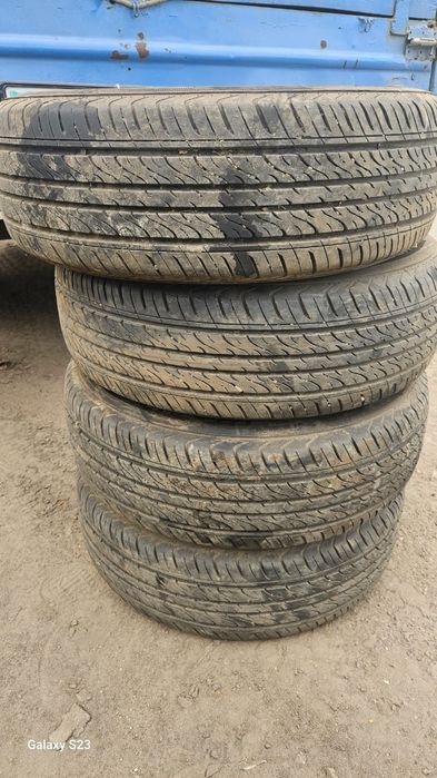 Продам Шины комплект с дисками