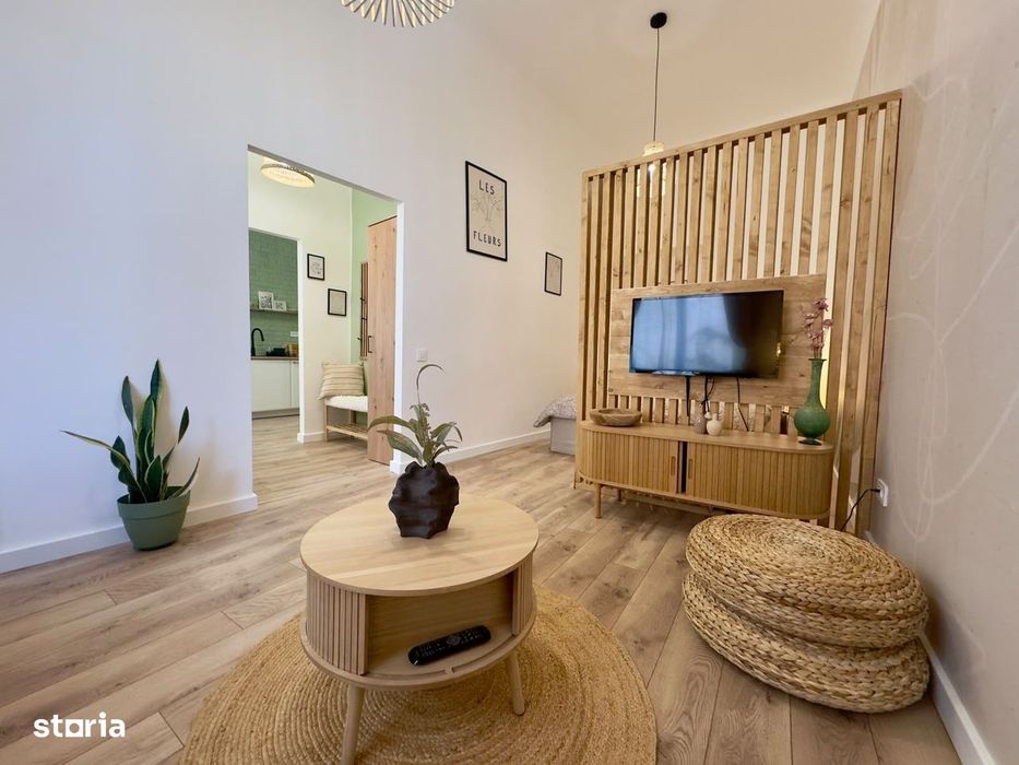 Apartament ultrafinisat, clădire monument istoric – Central