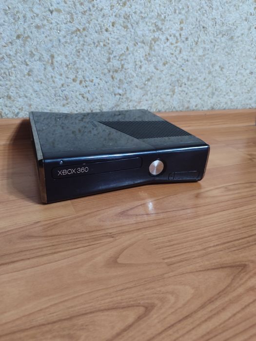 XBOX 360 Elite..