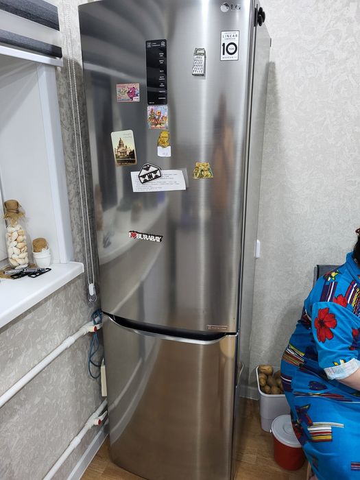 Холодильник б/у LG-рабочий.