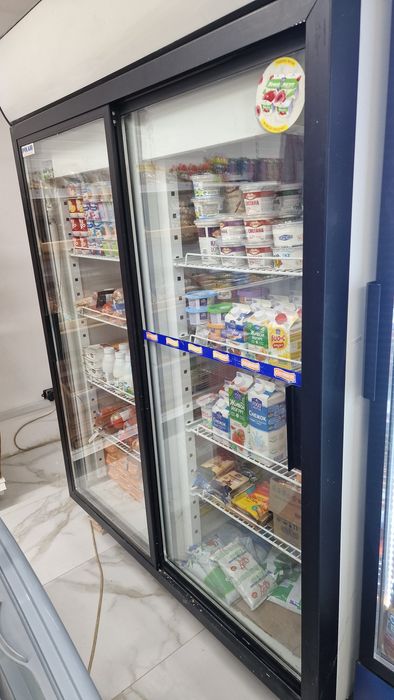 Витринный холодильник купе