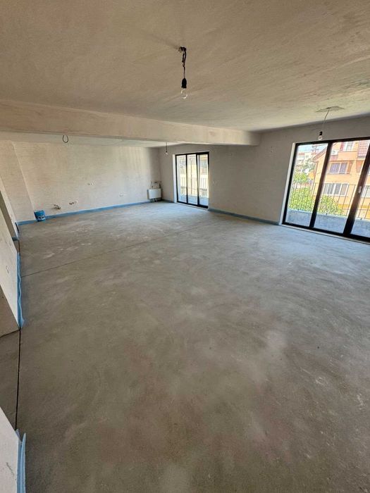 Продава се Тристаен апартамент в Разград, Център - 91 кв.м за 18 €/кв.м - Снимка #2