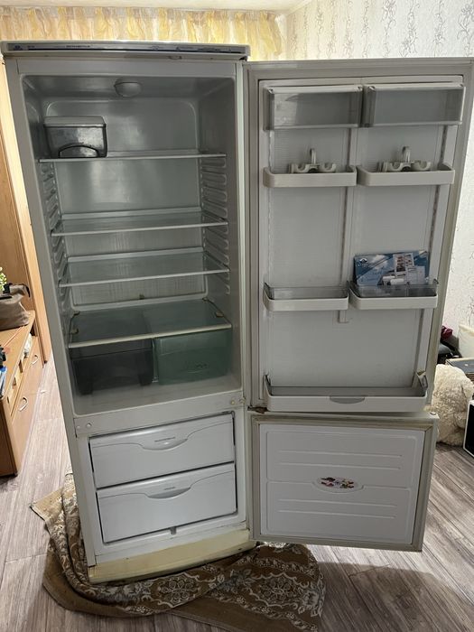 Холодильник продаётся