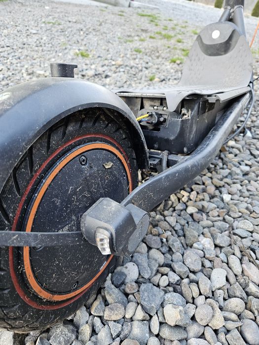 Vand ninebot sau dezmembrez