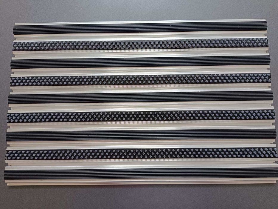 Алуминиева изтривалка за външна употреба - отново налична