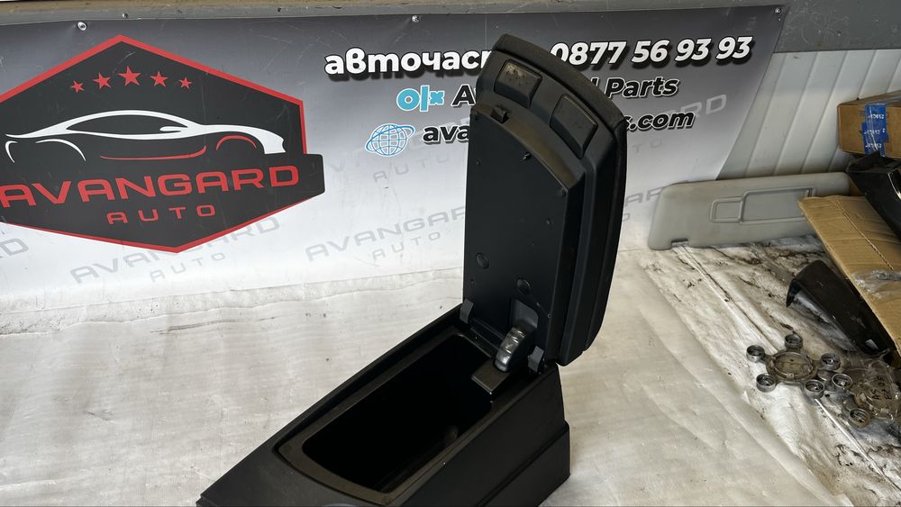 BMW X3 E83 подлакътник