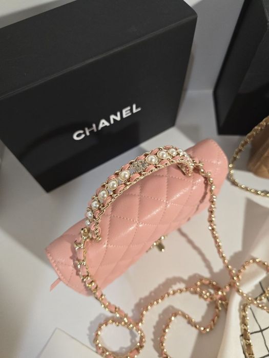 Налична чанта Chanel WOC розова