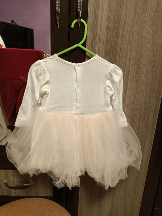 Продам Нарядное платье на девочку