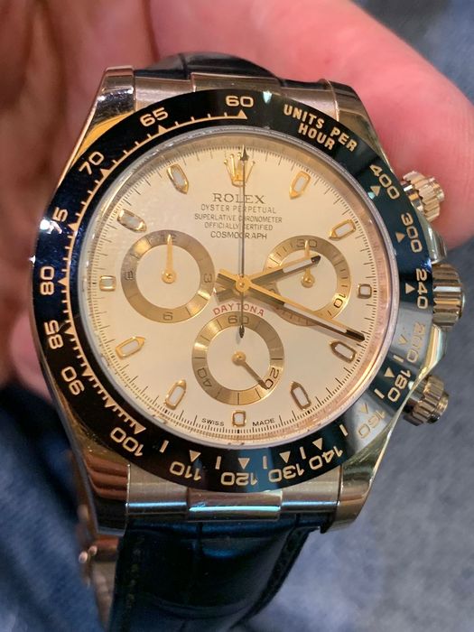 Продам часы Rolex Daytona золотые