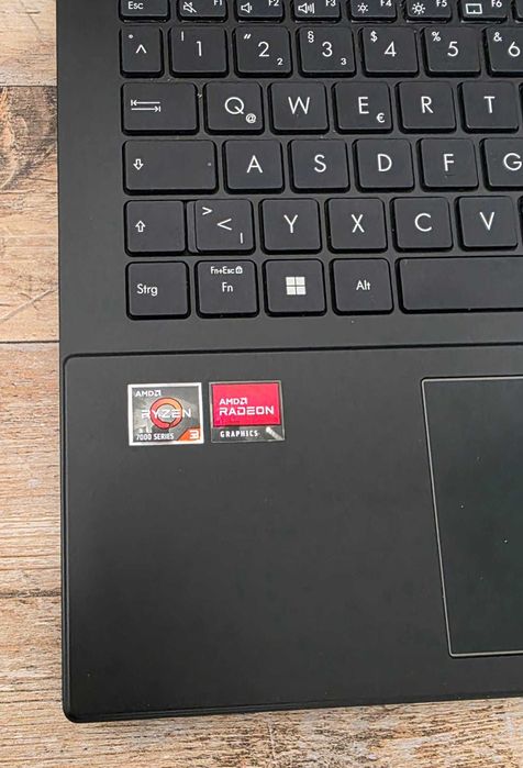 Asus Vivobook E1504F - KLI Amanet