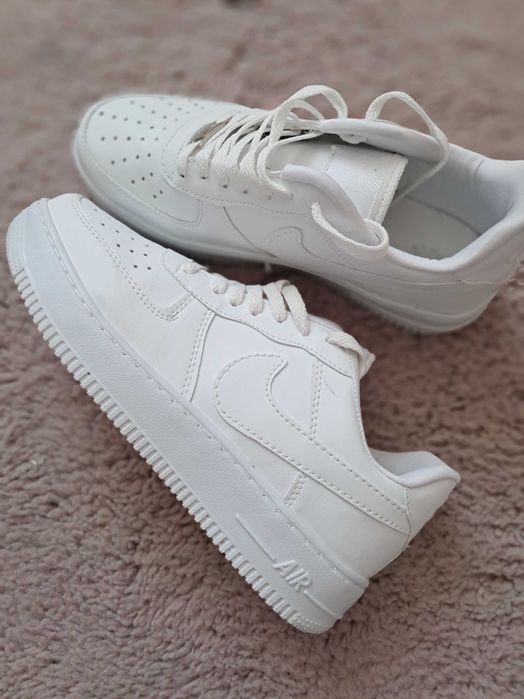 Adidasi Nike  air