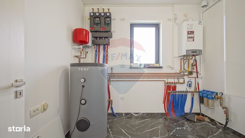 Casă cu 5 camere de vânzare, Hălchiu
