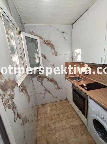 Продава се Тристаен апартамент в Пловдив, Кючук Париж - 64 кв.м за 1558 €/кв.м - Снимка #2