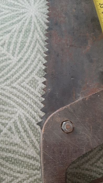 Пила ручная. Пила по дереву.