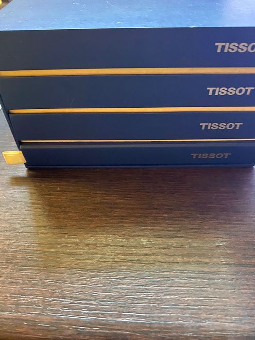 Cutie Tissot cu bratara metalica