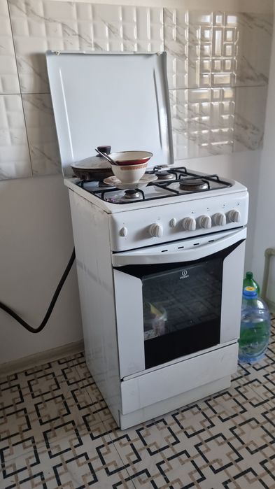 Продам Газ Индезит