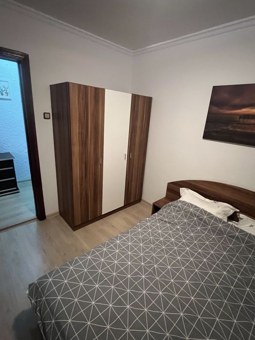 Vand mobila din apartament