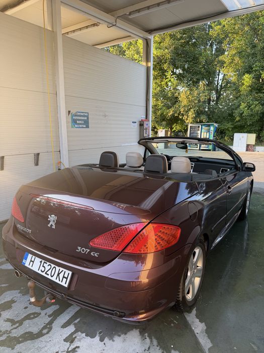 Peugeot 300 cc.