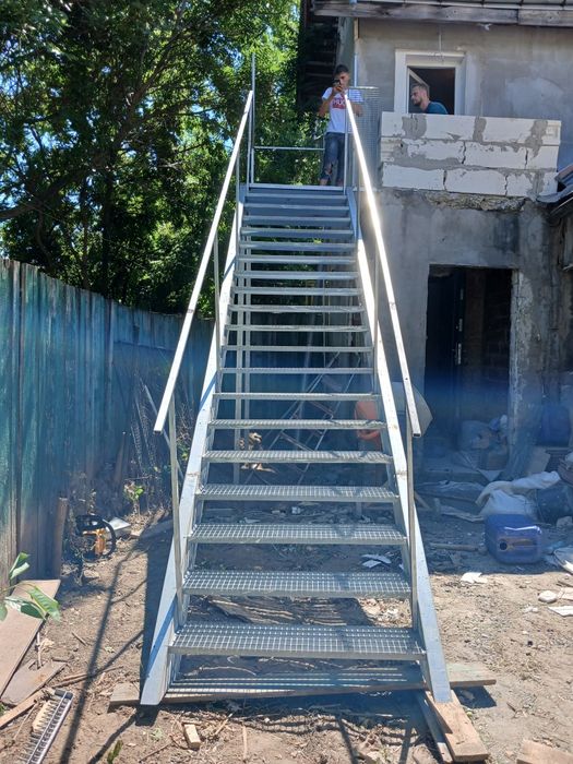 Scari metalice zincate