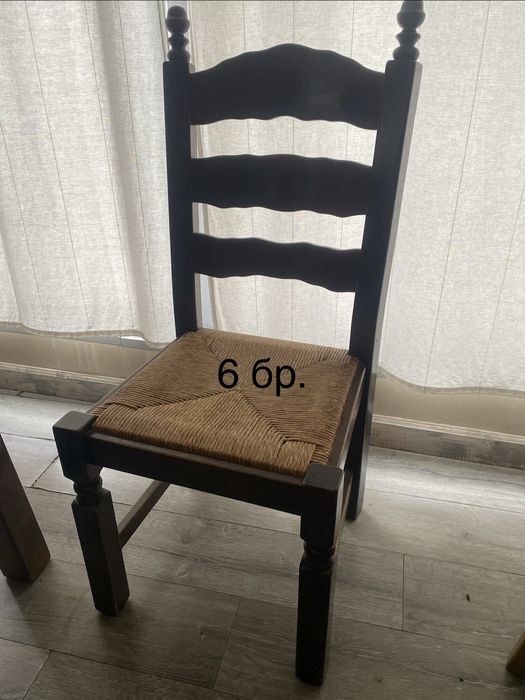 Масивни дървени столове