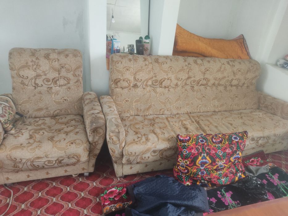 Диван+2 та кресло сотилади