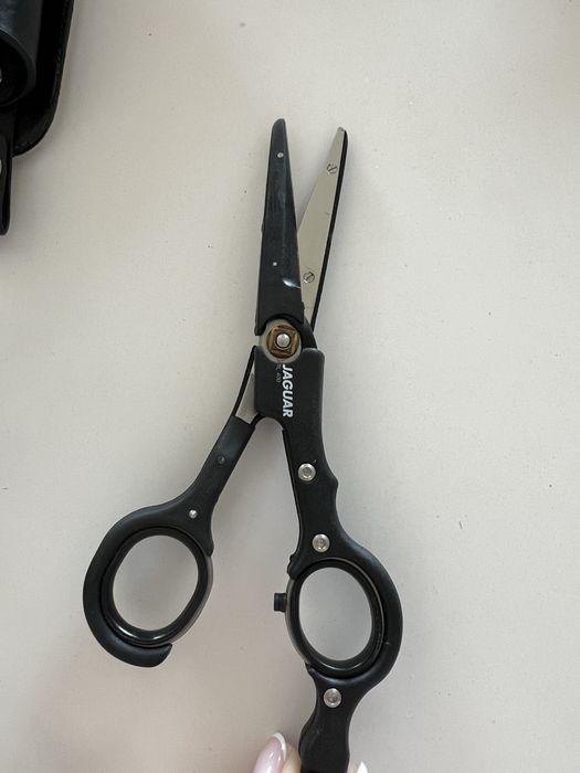 Профессиональные парикмахерские ножницы