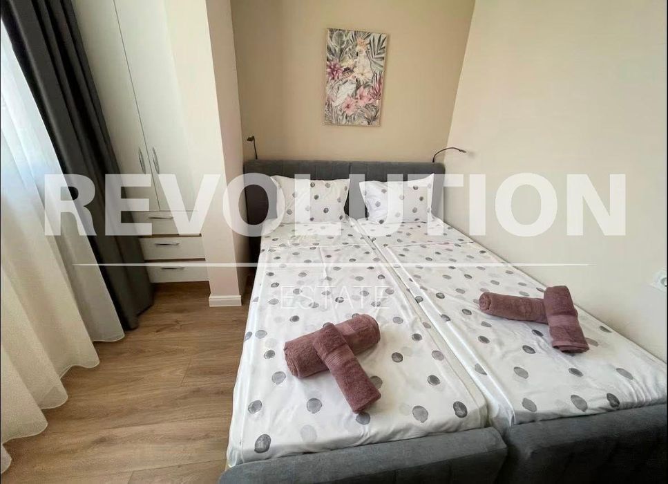 Дава се под наем Тристаен апартамент в Варна, Чайка - 80 кв.м за 797.64 € - Снимка #2