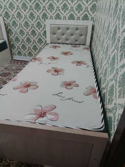 1 kishilik kravat sotiladi