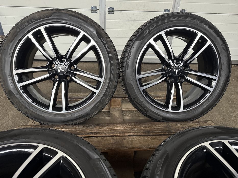 Jante originale Tesla model S  5x120 cu anvelope iarna 255/45 19