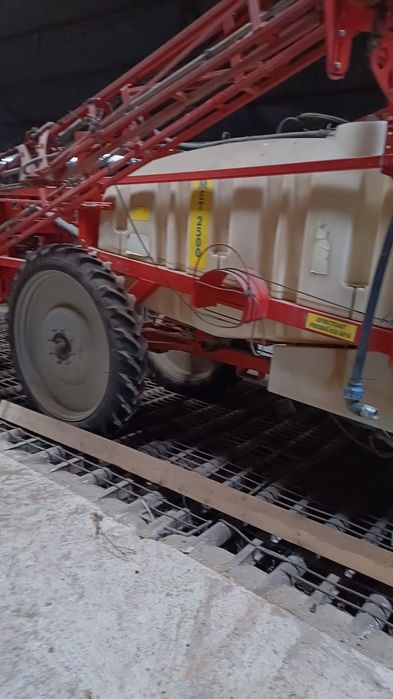 Met tehnofavorit 2015 2500 litri full hidraulic diuze antivant 24m