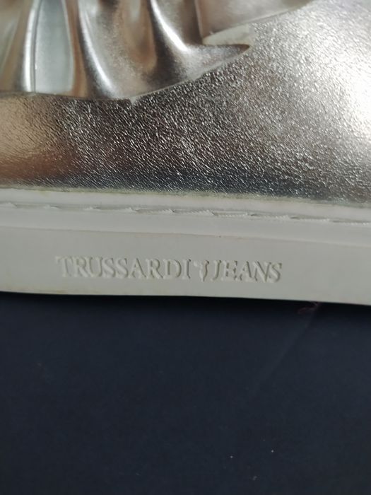 Trussardi и бежови боти