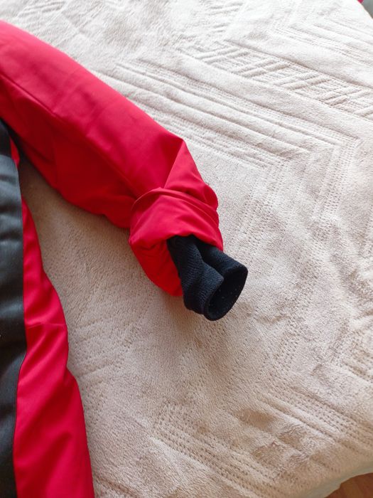 Зимняя куртка для девушек. Спорт.