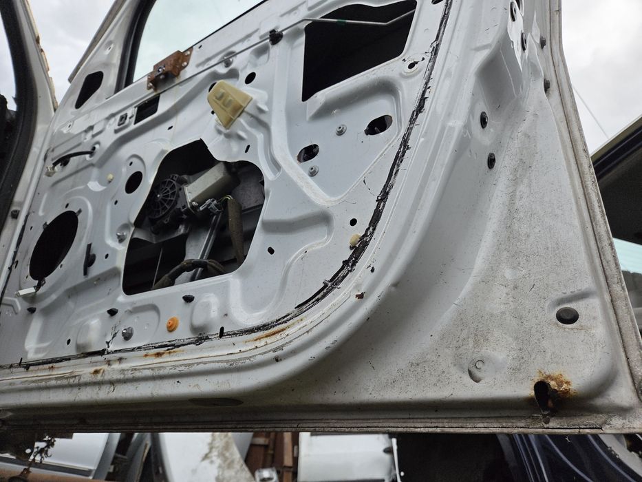 Usi Stanga Dreapta Dacia Duster