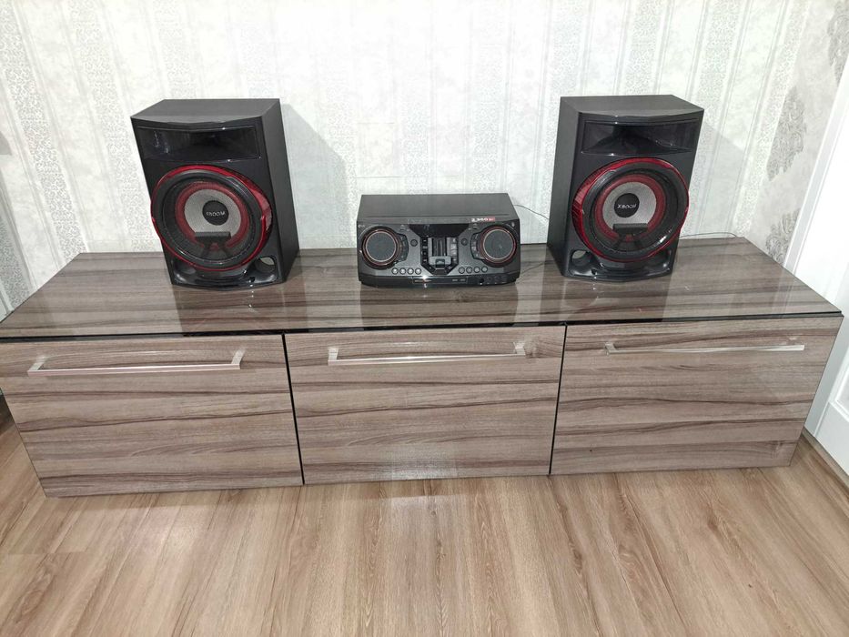 Тумба под телевизор продам недорого