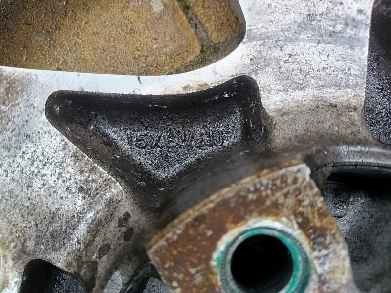 Продам оригинальные легкосплавные диски на Nissan Maxima