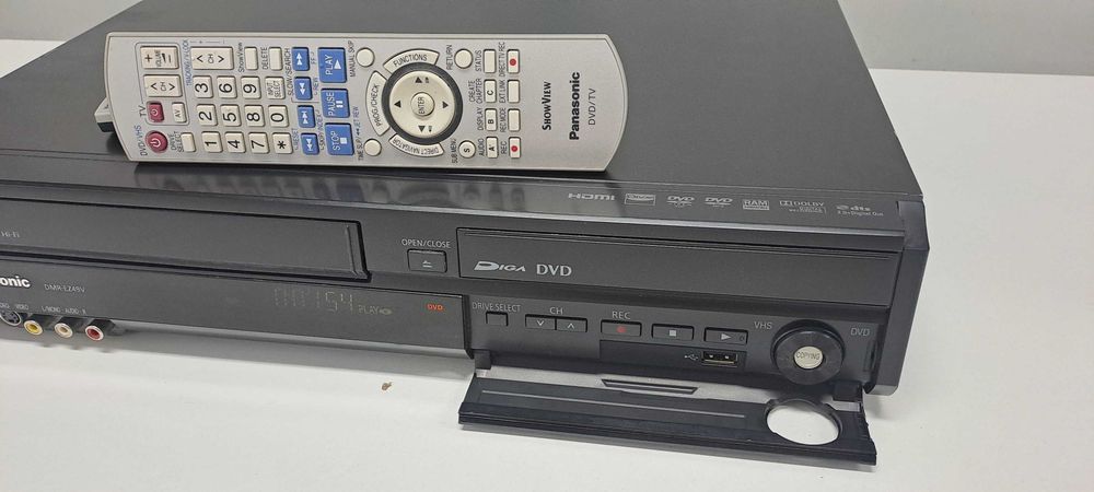 Panasonic DMR-EZ49V HDMI Combo VHS DVD Rec Telec pt Amplificator