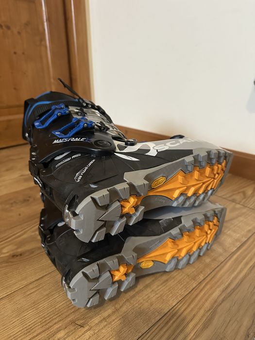 Clapari schi de tură Scarpa Maestrale XT 29.5