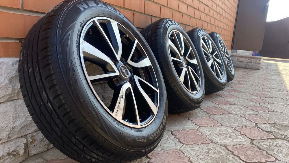 Продам комплект шин