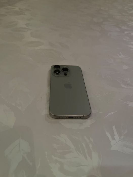 Продам или обменяю Серый Apple Iphone 15 Pro 512gb