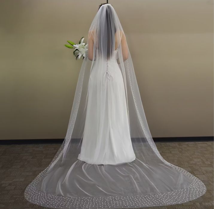 Voal cu perle pe margine alb si bej ivory