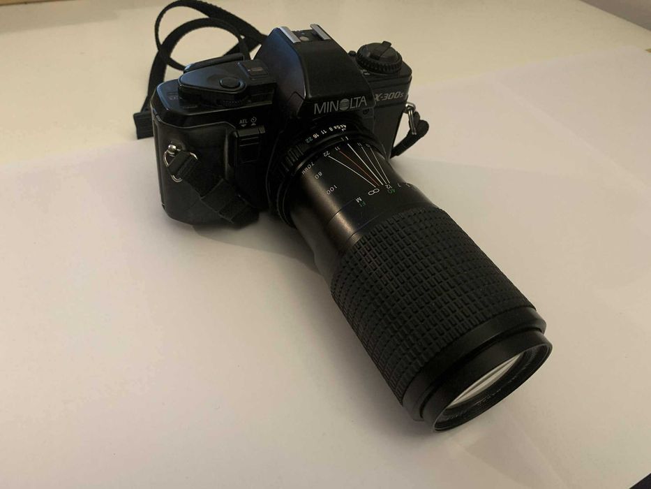 Minolta X-300s - Doua aparate foto pe film + 3 obiective + blitz foto