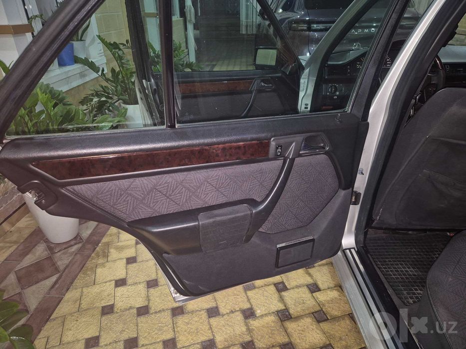 w124 мерседес Е220