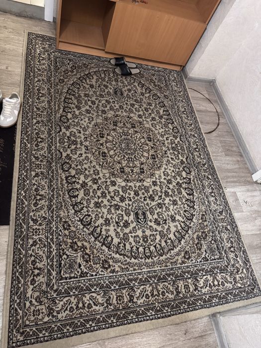 Ковры для зала и прихожей б/у самовывоз