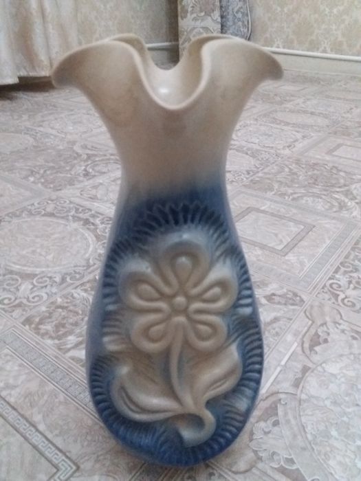 Кувшин  и  ваза ^