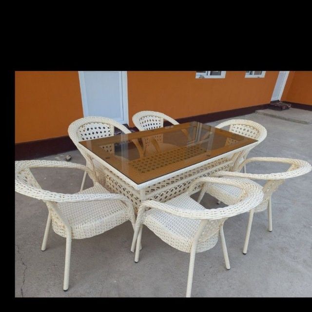 Ratan to'qima stol stullari optim va dona