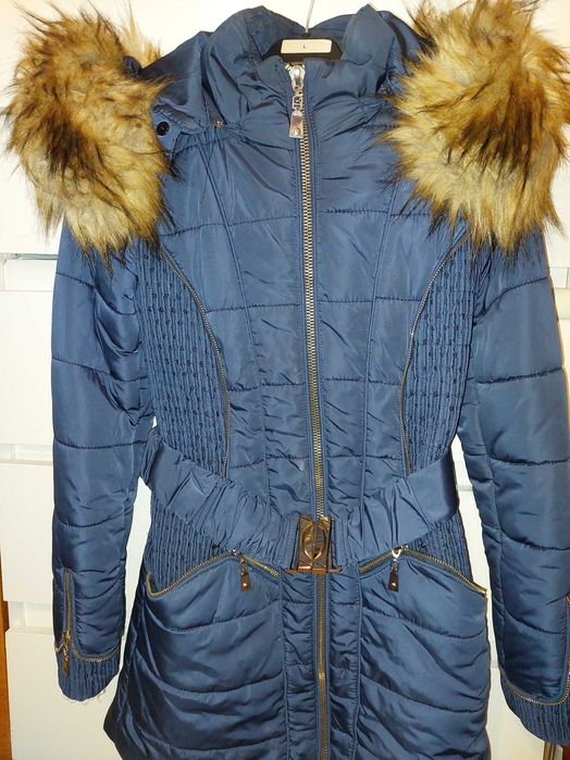 Geaca albastra cu fermoare,cambrata,imblanita TRANSPORT GRATUIT