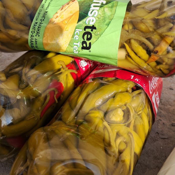 Перец маринованный и салат